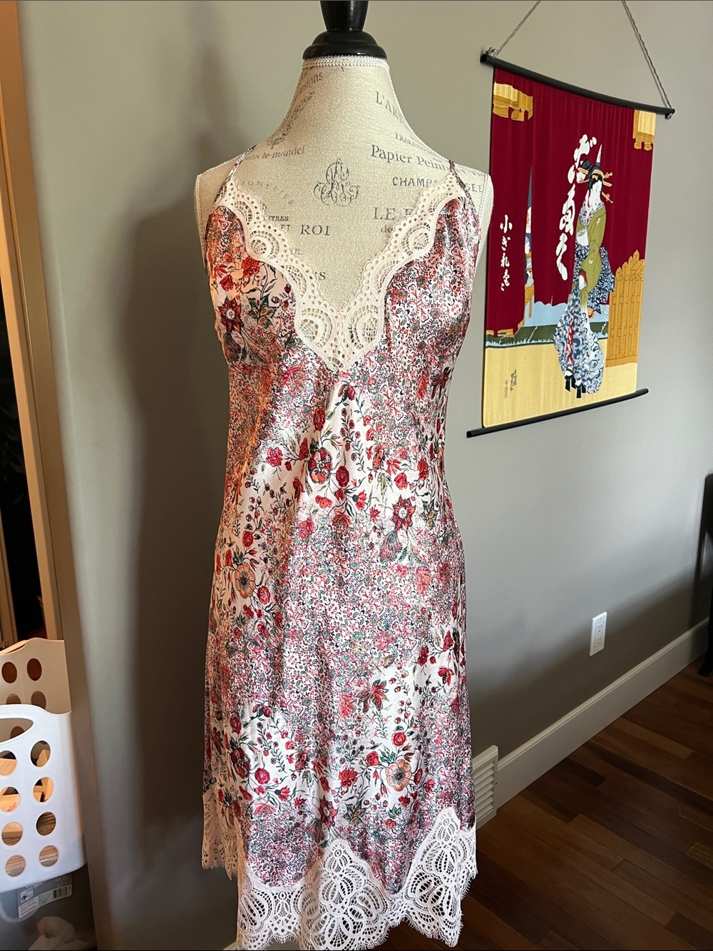Victoria Secret nightie and cover up. Never worn.